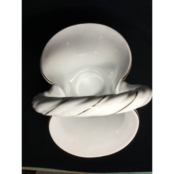 Baum Bros Spring Time Porcelain Vase White Yellow Tulips - Picture 3 of 4